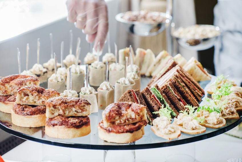 Dos and Don'ts of Catering Your Beach Wedding